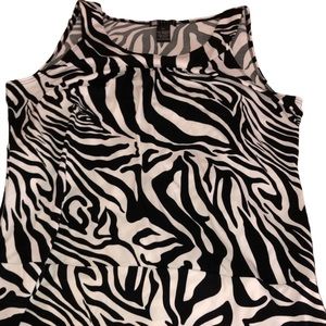 Carole Little X-Large black & white top sleeveless animal print scoopneck
